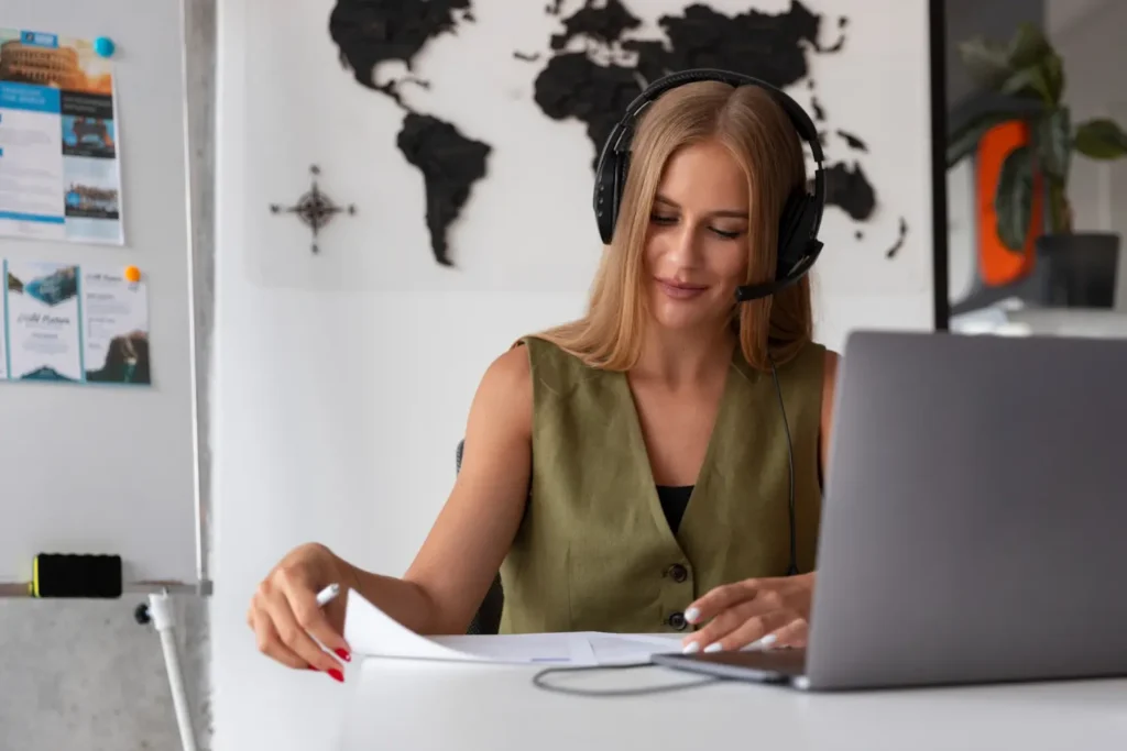 mujer haciendo servicio de subtitulado